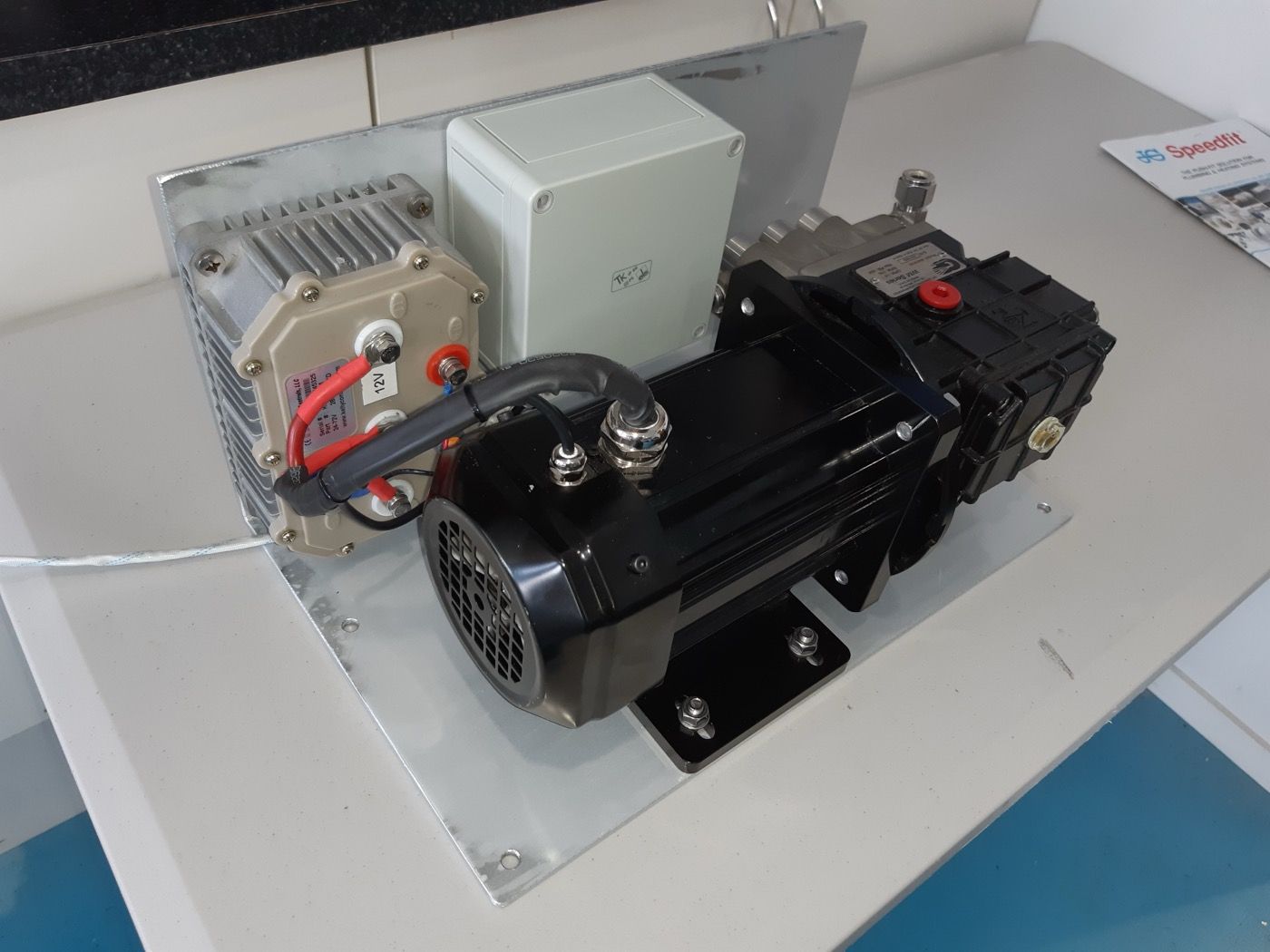 Brushless DC pump and motor assembly